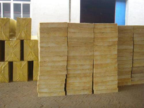 岩棉板生产厂家，它有什么特点？