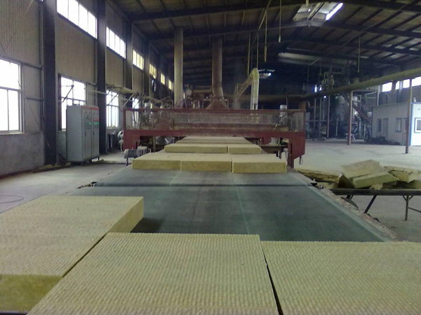 岩棉板生产厂家讲解：岩棉板有何作用？